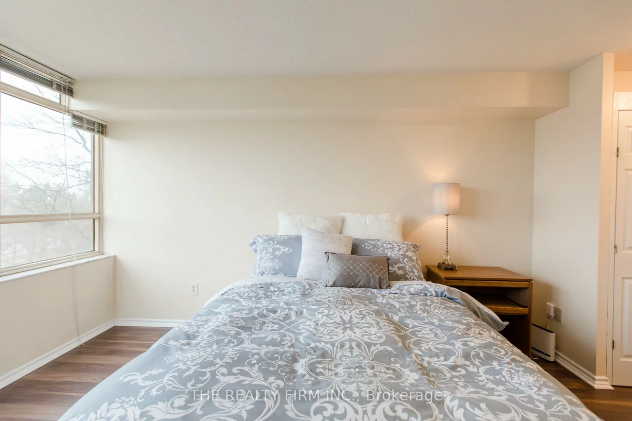 100, County Court, Fletcher's Creek South, Brampton