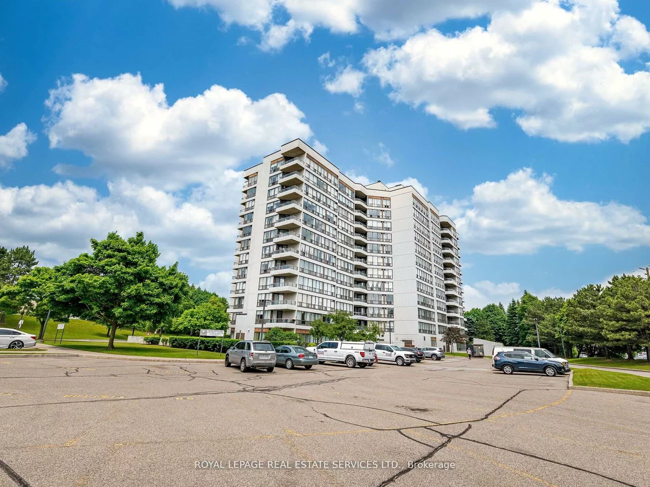 12, Laurelcrest, Queen Street Corridor, Brampton