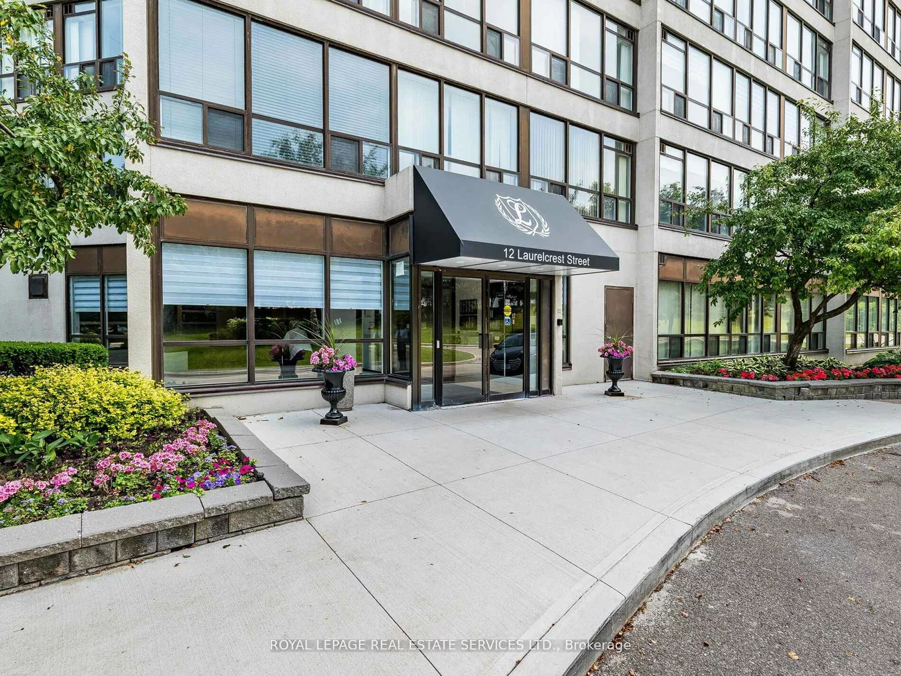 12, Laurelcrest, Queen Street Corridor, Brampton