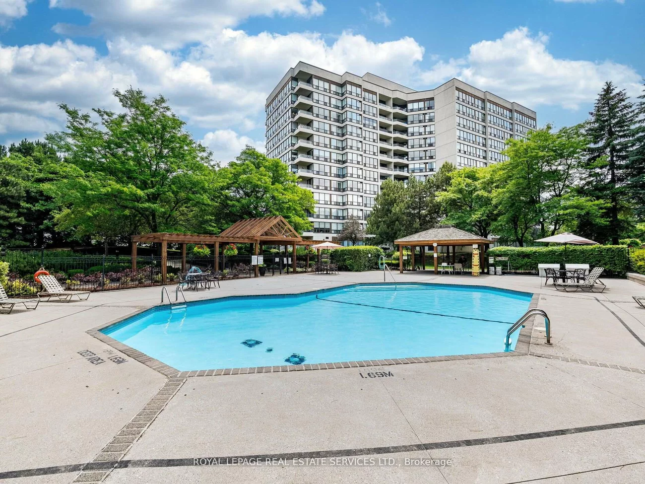 12, Laurelcrest, Queen Street Corridor, Brampton