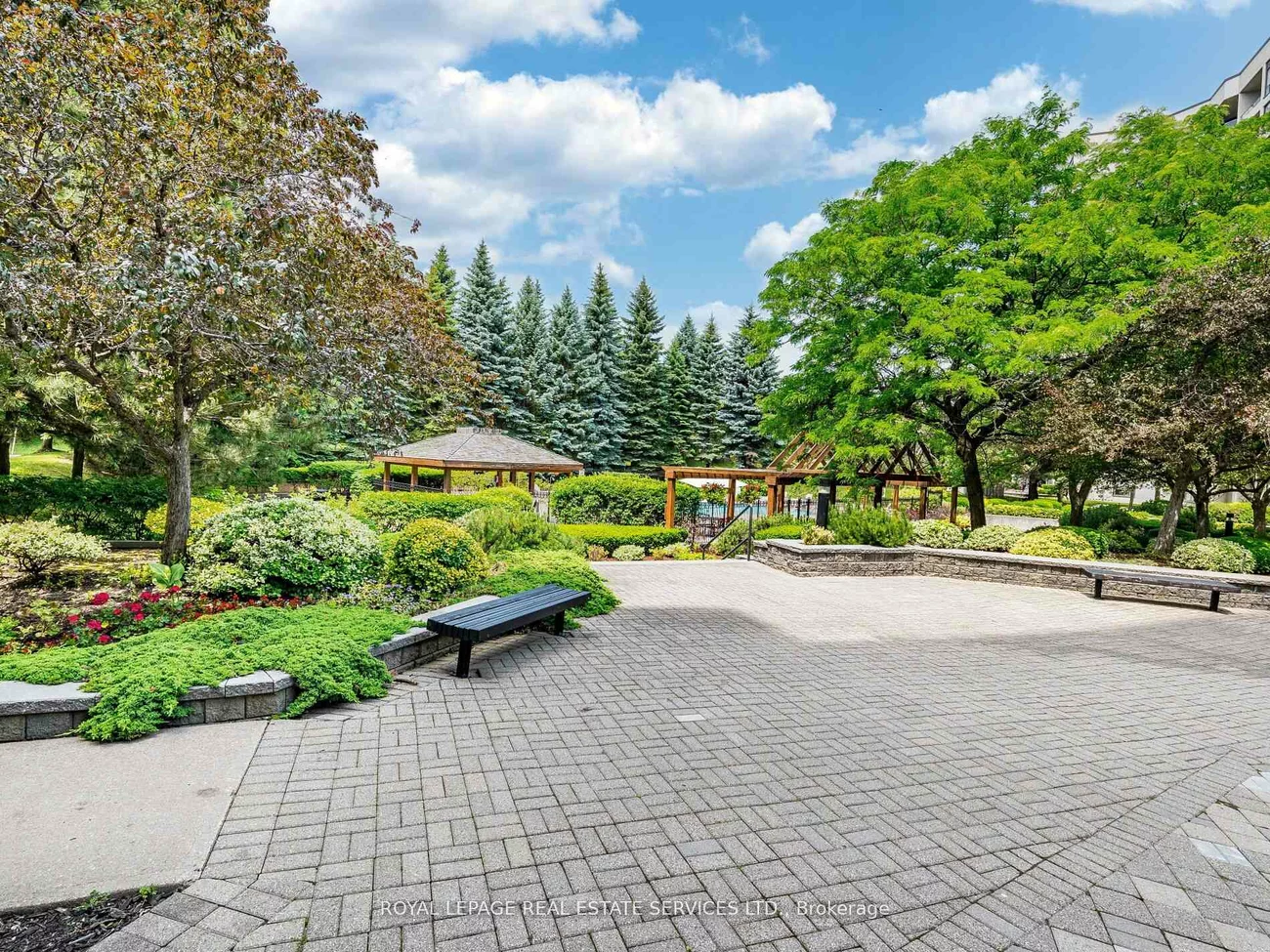 12, Laurelcrest, Queen Street Corridor, Brampton