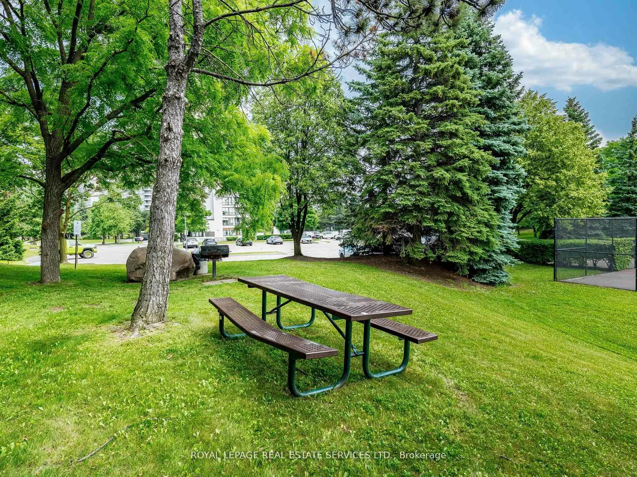 12, Laurelcrest, Queen Street Corridor, Brampton