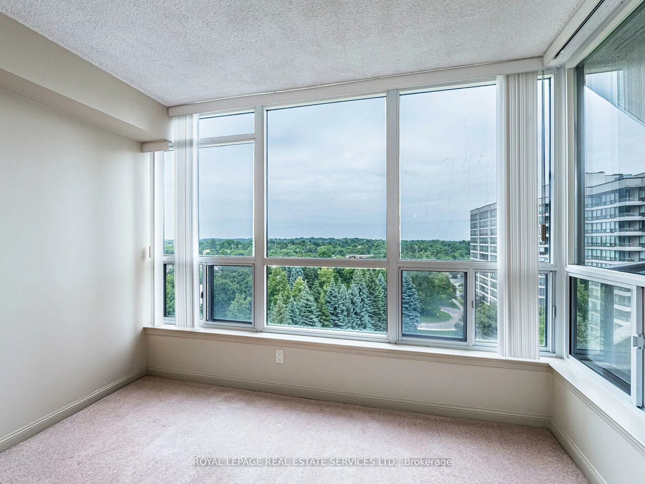 12, Laurelcrest, Queen Street Corridor, Brampton