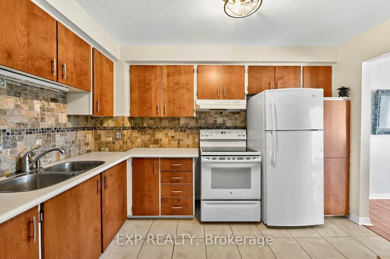 32, Collins, Brampton North, Brampton