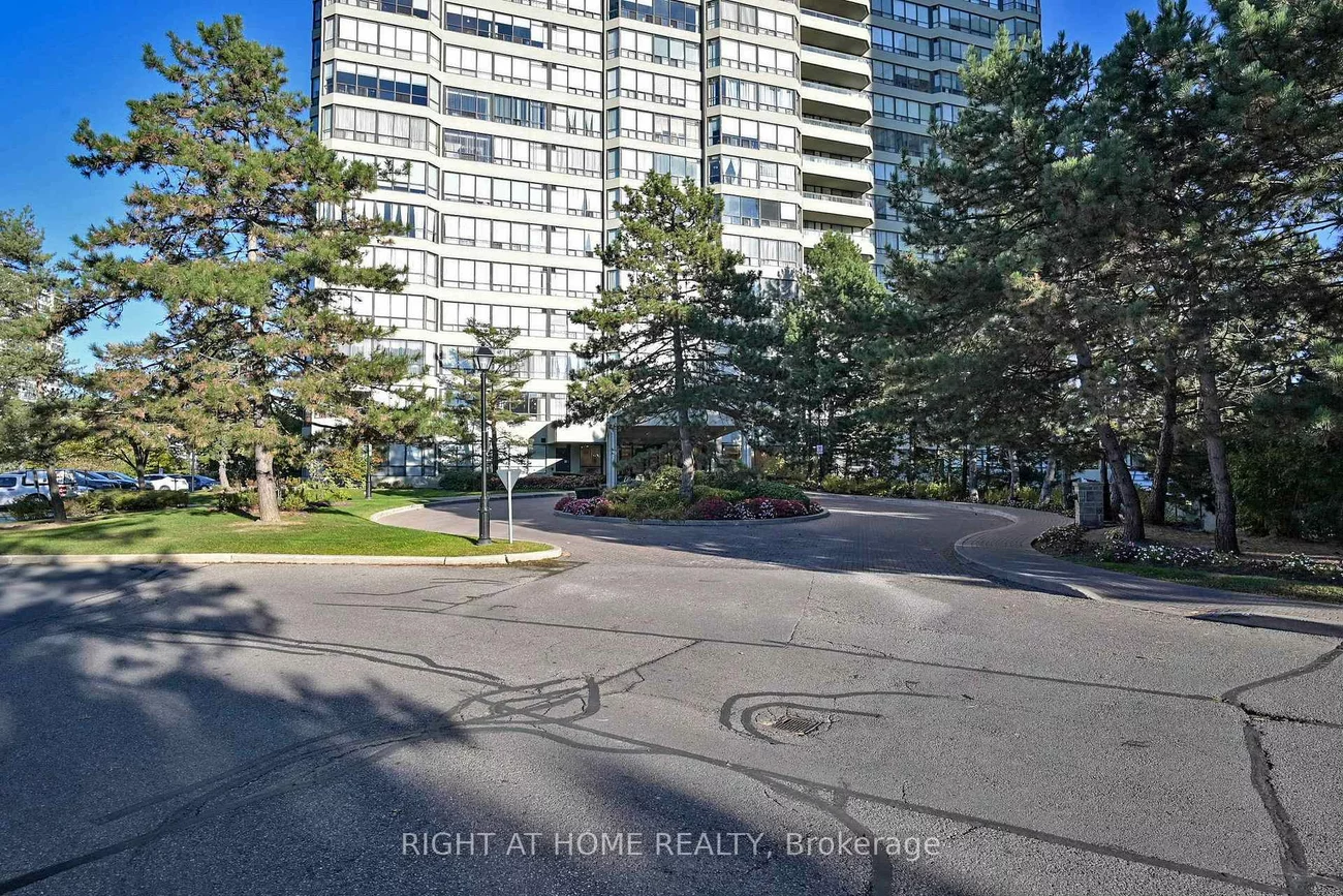 22, Hanover, Queen Street Corridor, Brampton