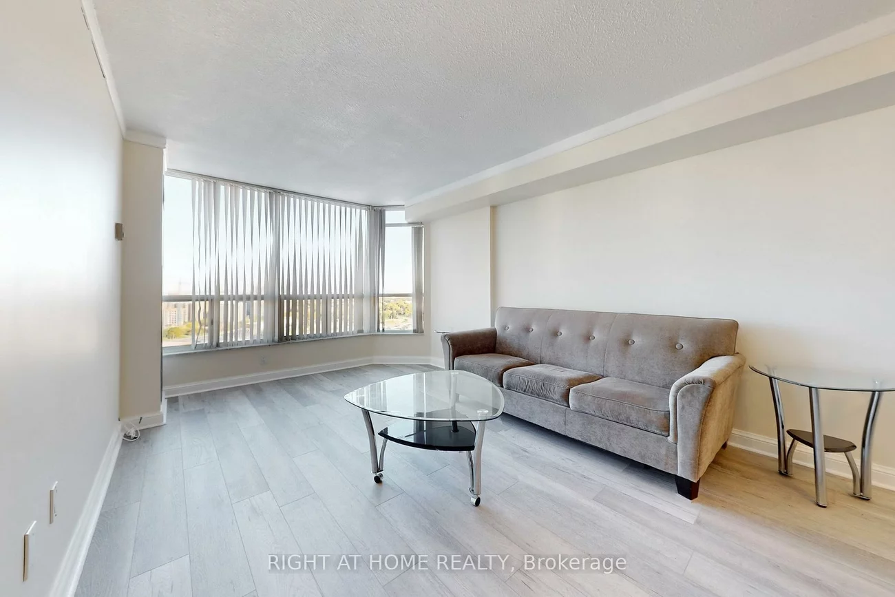 22, Hanover, Queen Street Corridor, Brampton