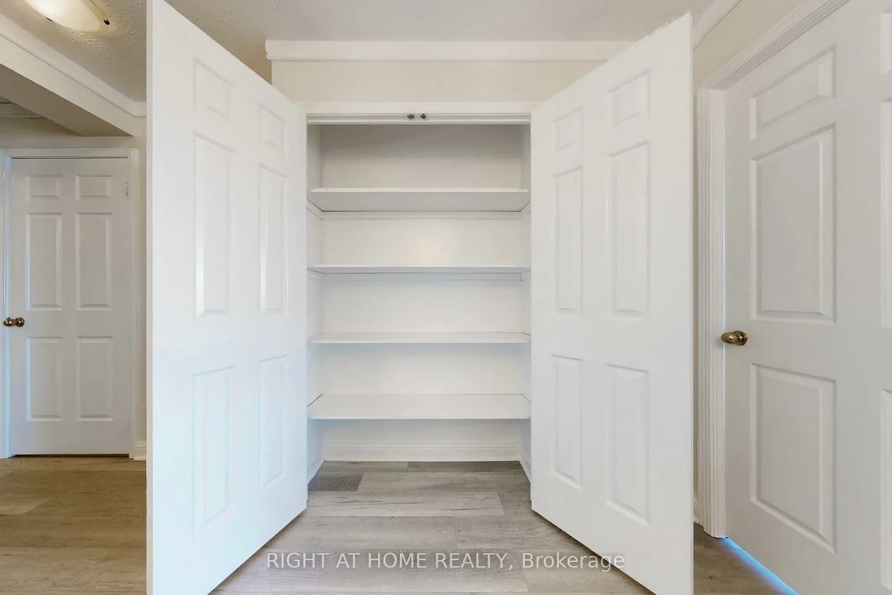 22, Hanover, Queen Street Corridor, Brampton