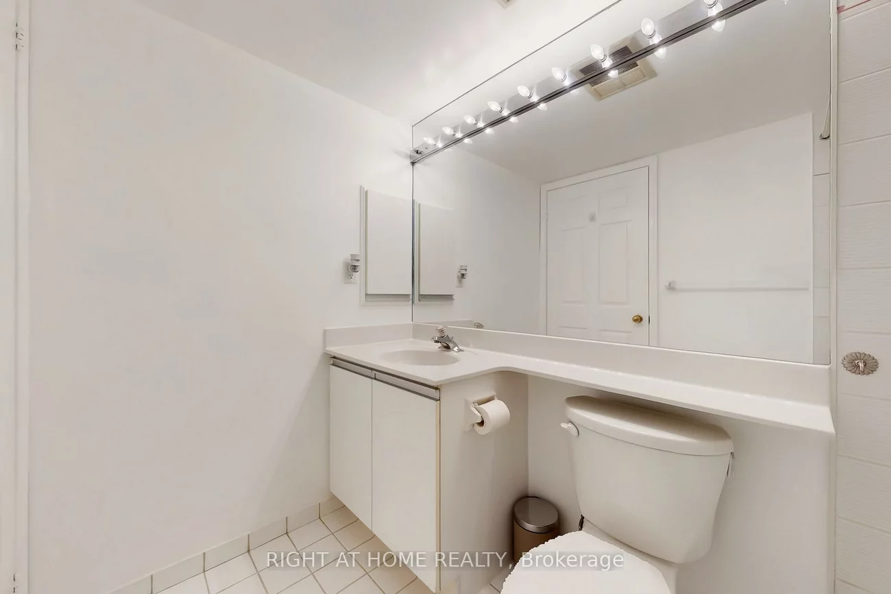 22, Hanover, Queen Street Corridor, Brampton