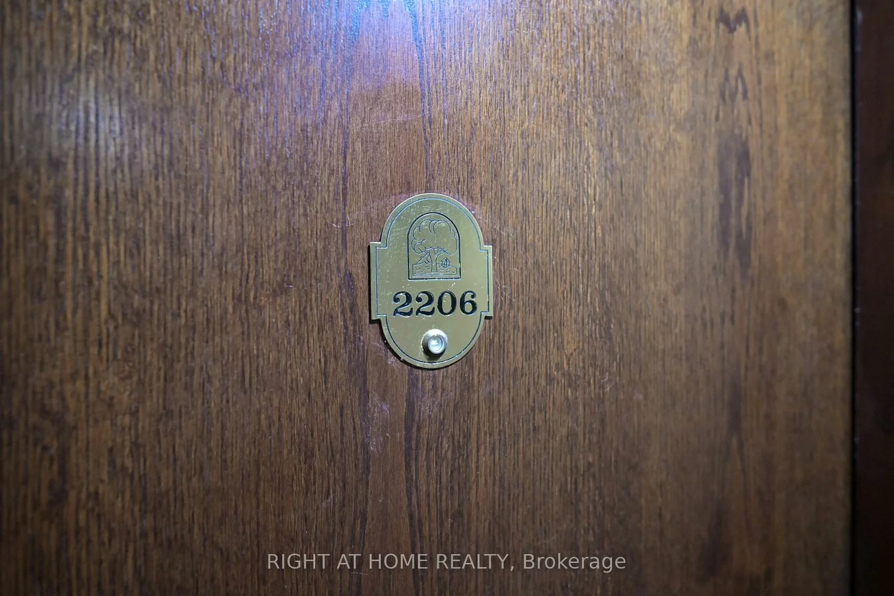 22, Hanover, Queen Street Corridor, Brampton