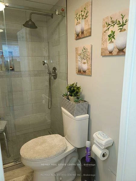 8, Lisa, Queen Street Corridor, Brampton