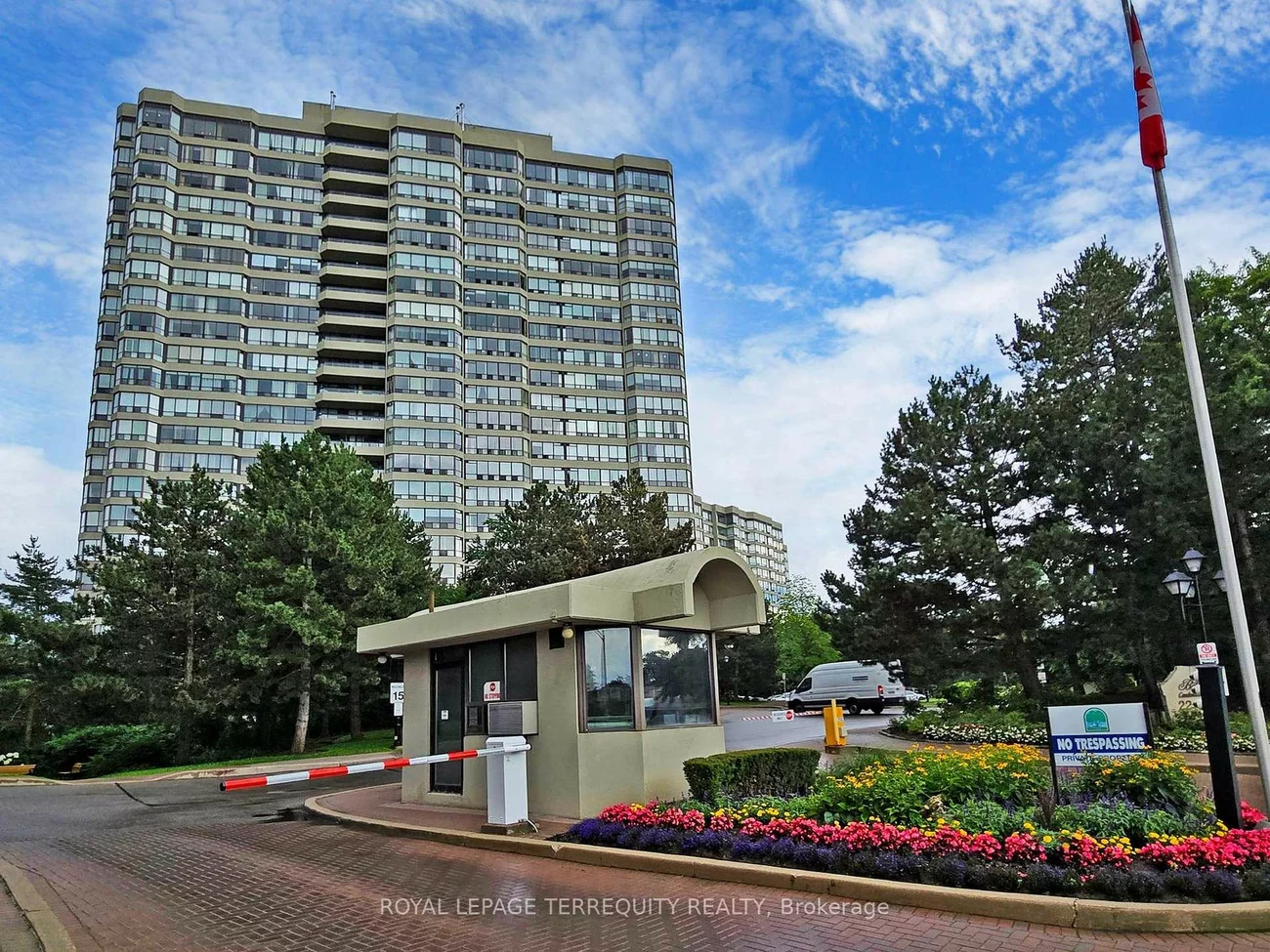 24, Hanover, Queen Street Corridor, Brampton