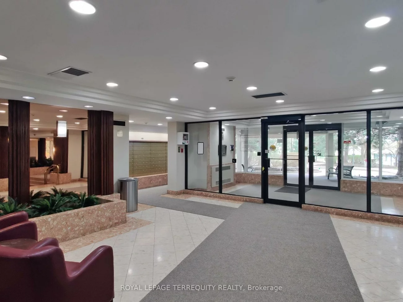 24, Hanover, Queen Street Corridor, Brampton