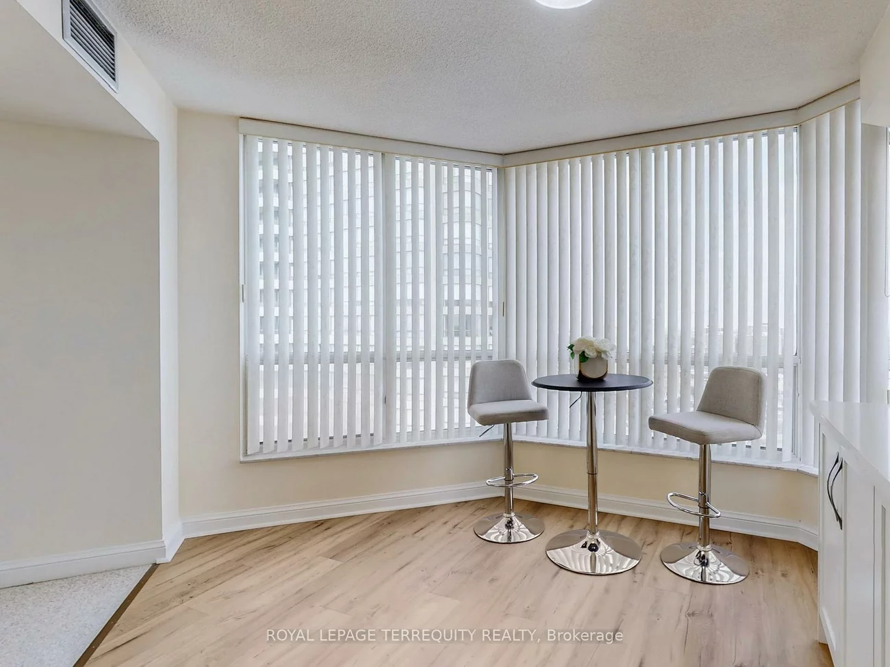 24, Hanover, Queen Street Corridor, Brampton