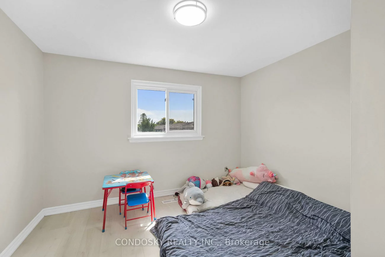 42, Village, Brampton East, Brampton