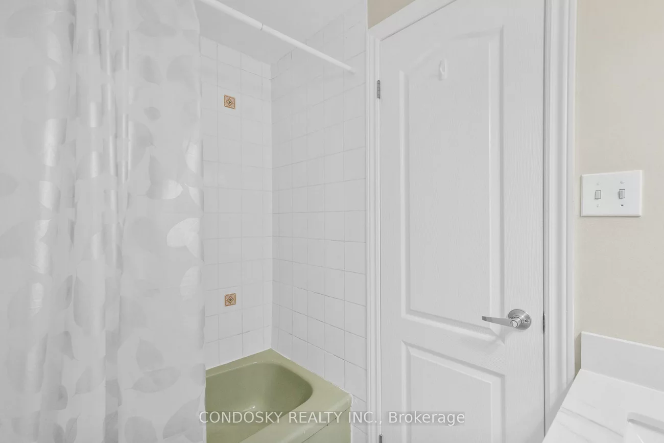 42, Village, Brampton East, Brampton