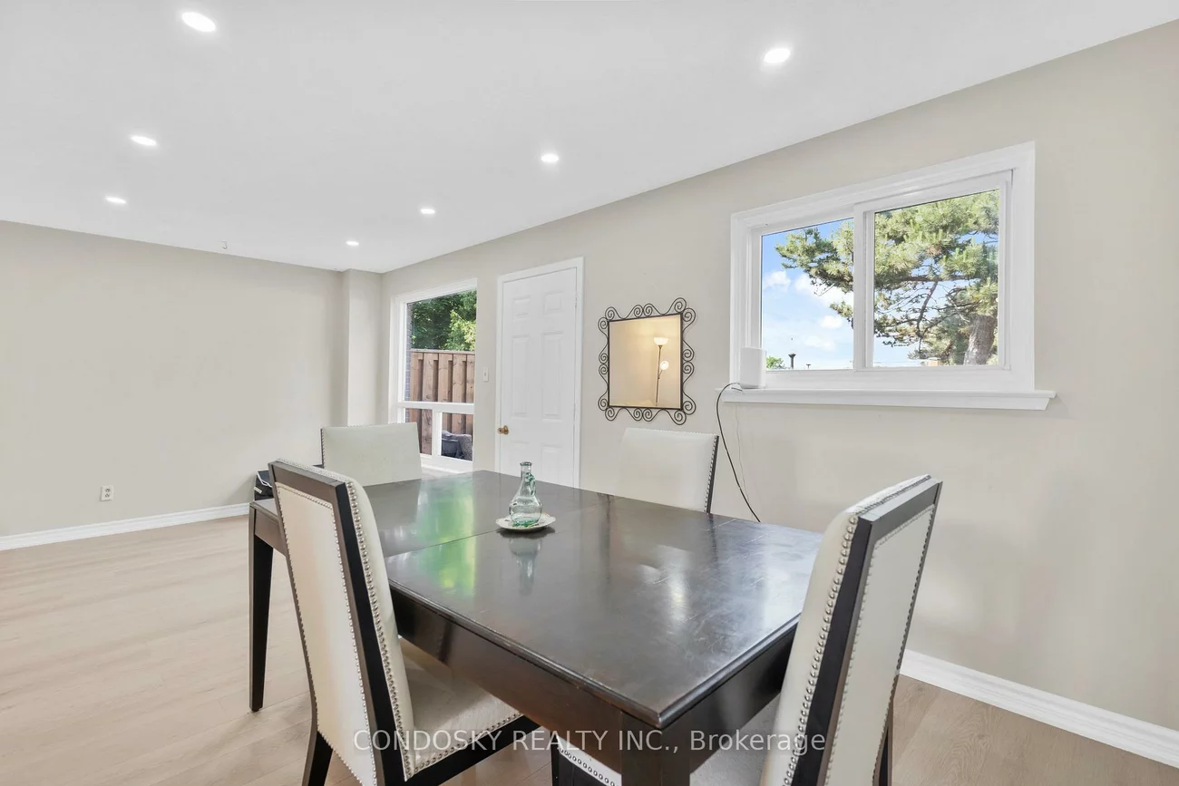 42, Village, Brampton East, Brampton