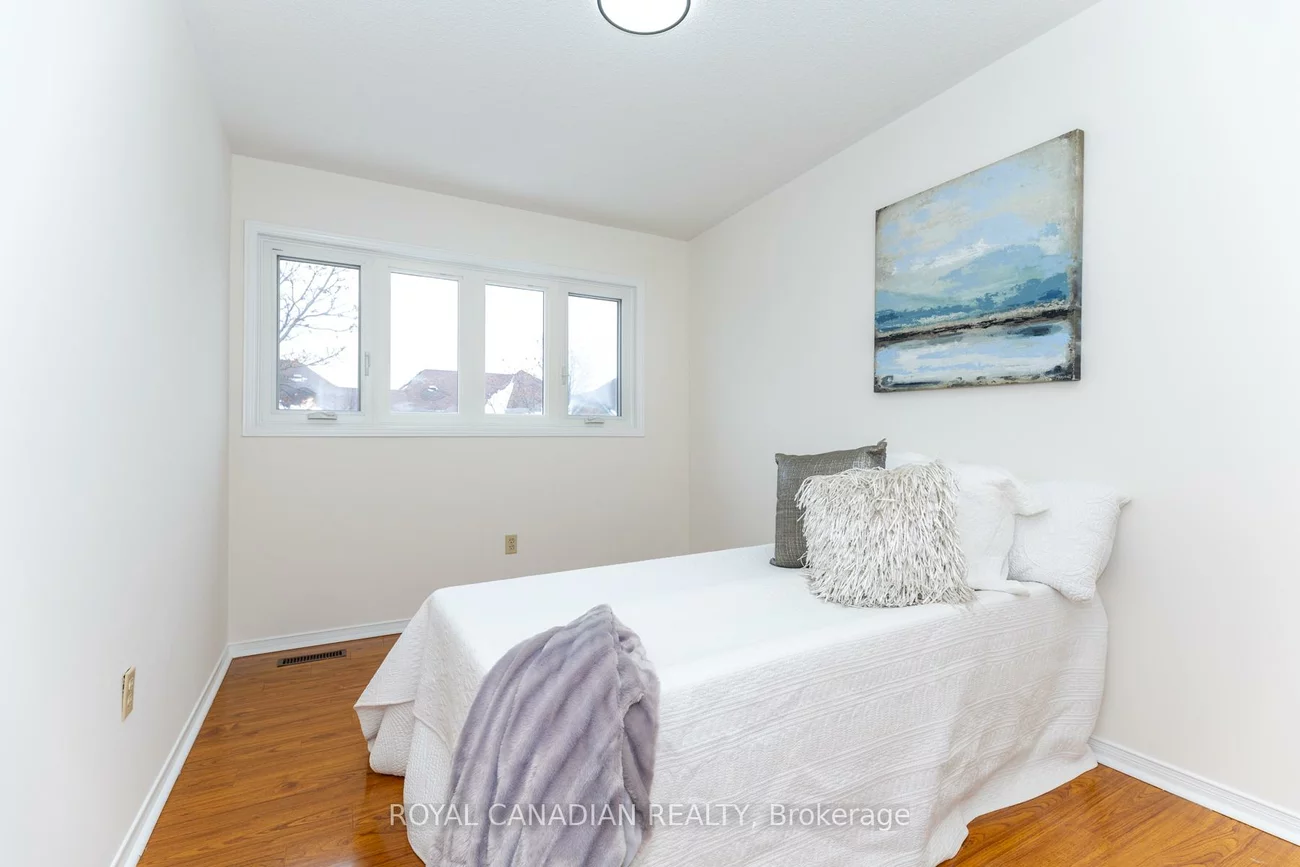 49, Goldenlight, Brampton West, Brampton