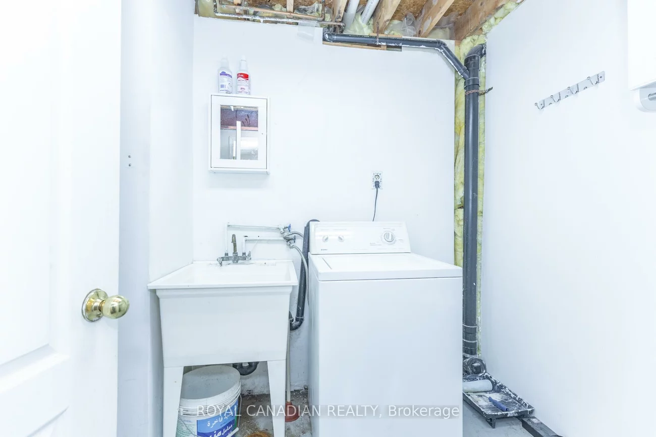 49, Goldenlight, Brampton West, Brampton