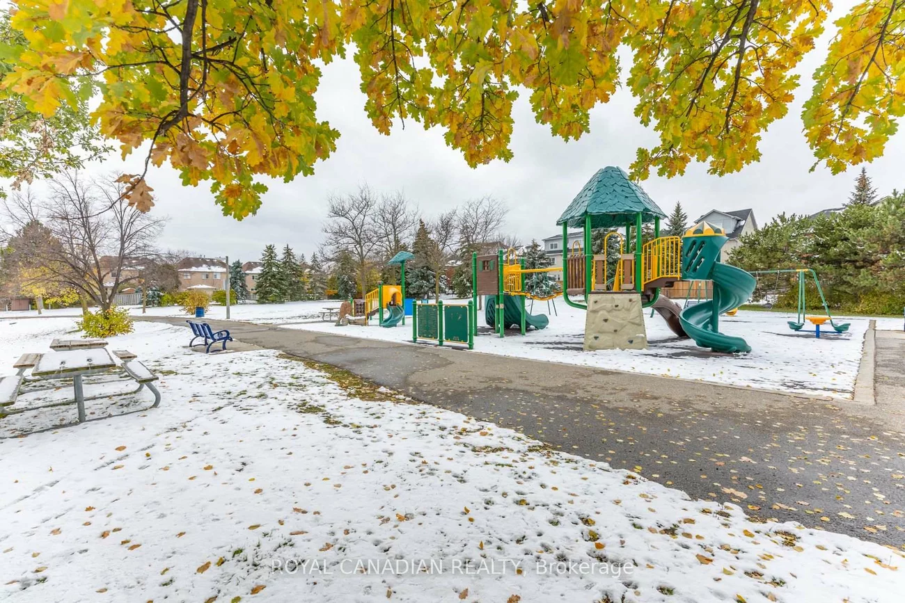 49, Goldenlight, Brampton West, Brampton