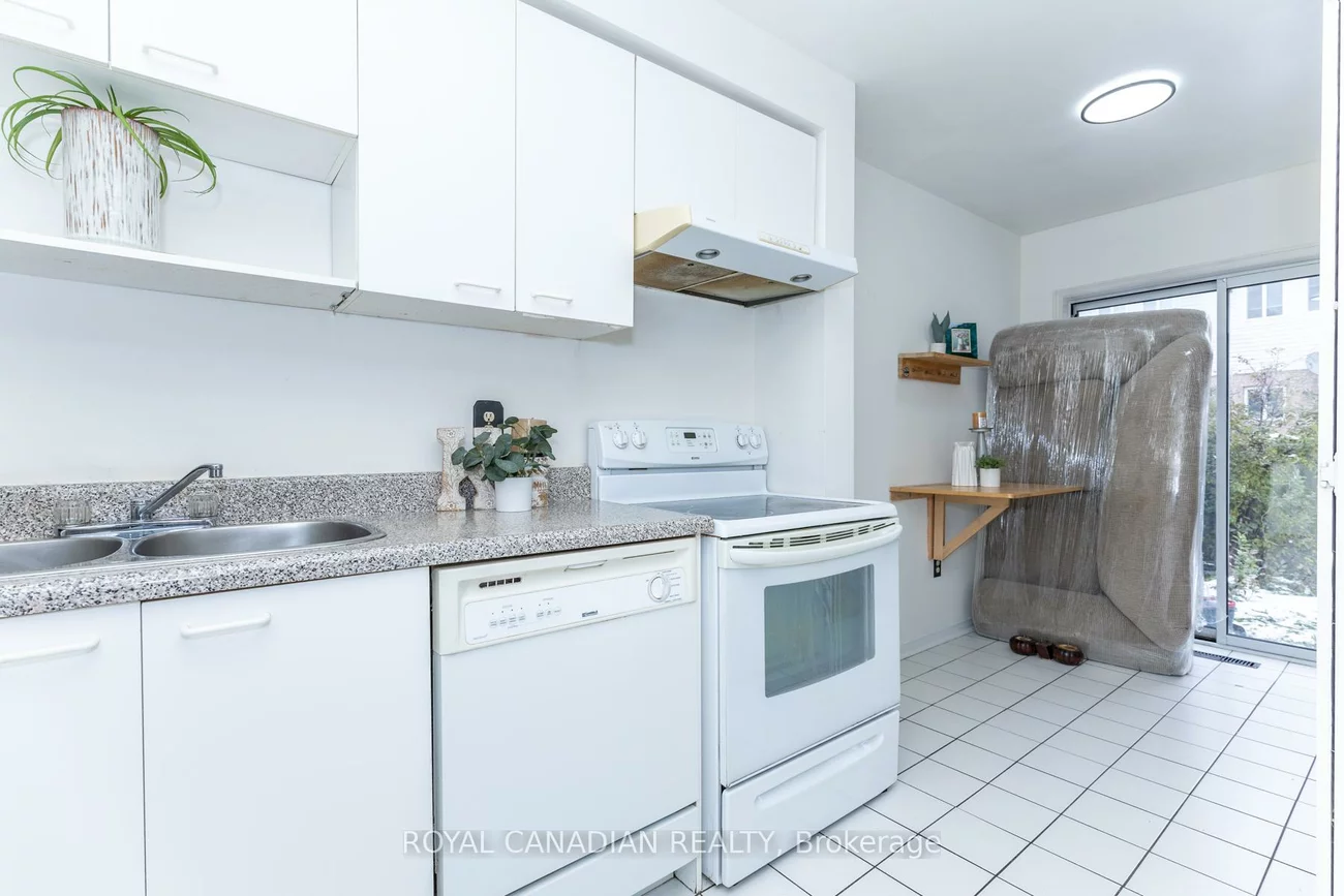 49, Goldenlight, Brampton West, Brampton