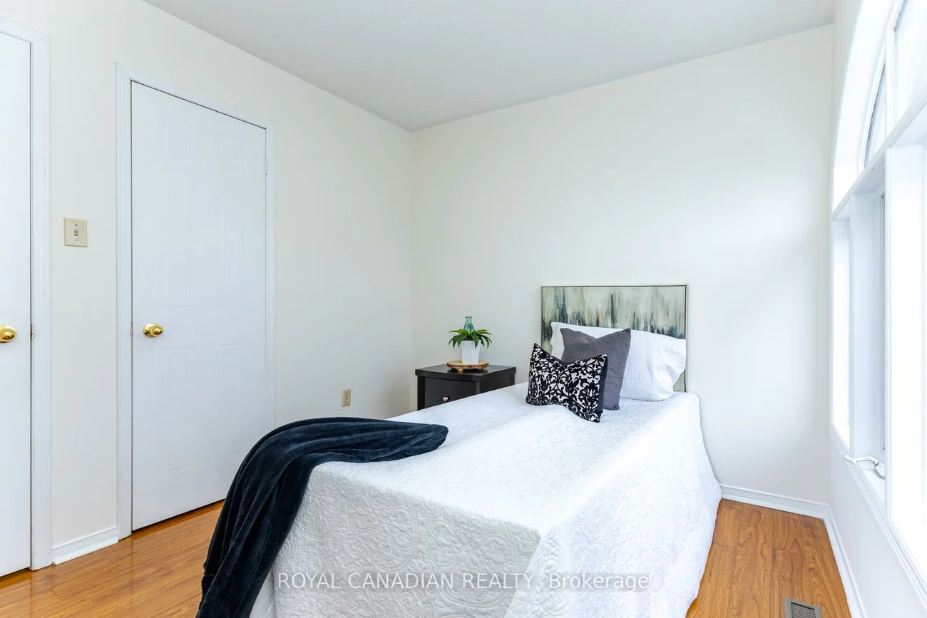 49, Goldenlight, Brampton West, Brampton