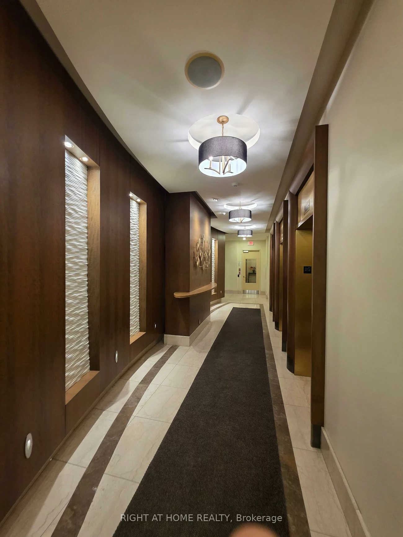 100, John, Downtown Brampton, Brampton