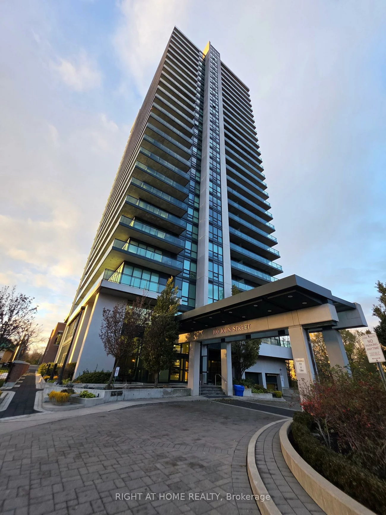 100, John, Downtown Brampton, Brampton