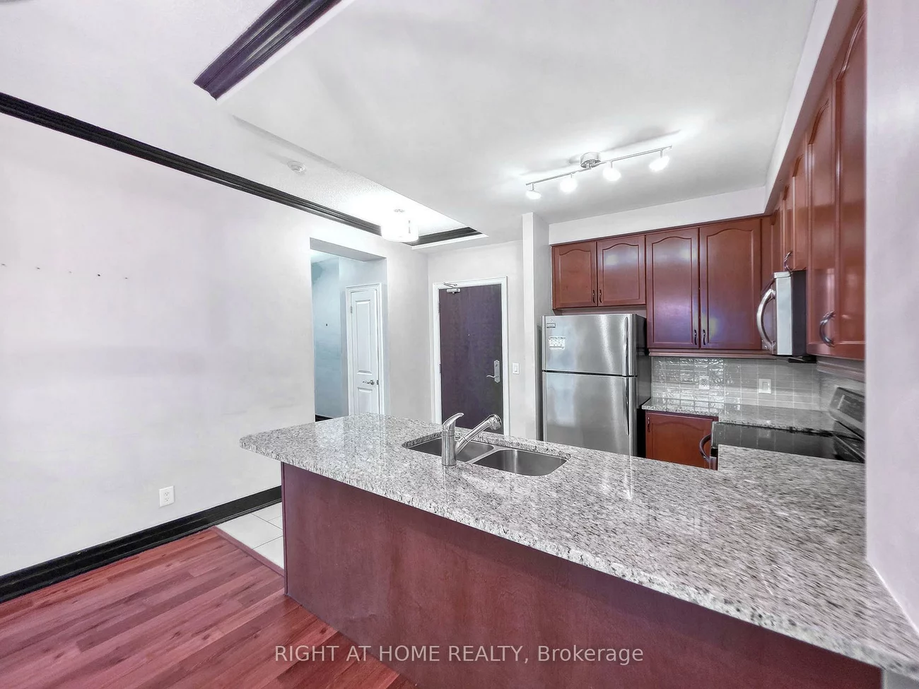 100, John, Downtown Brampton, Brampton