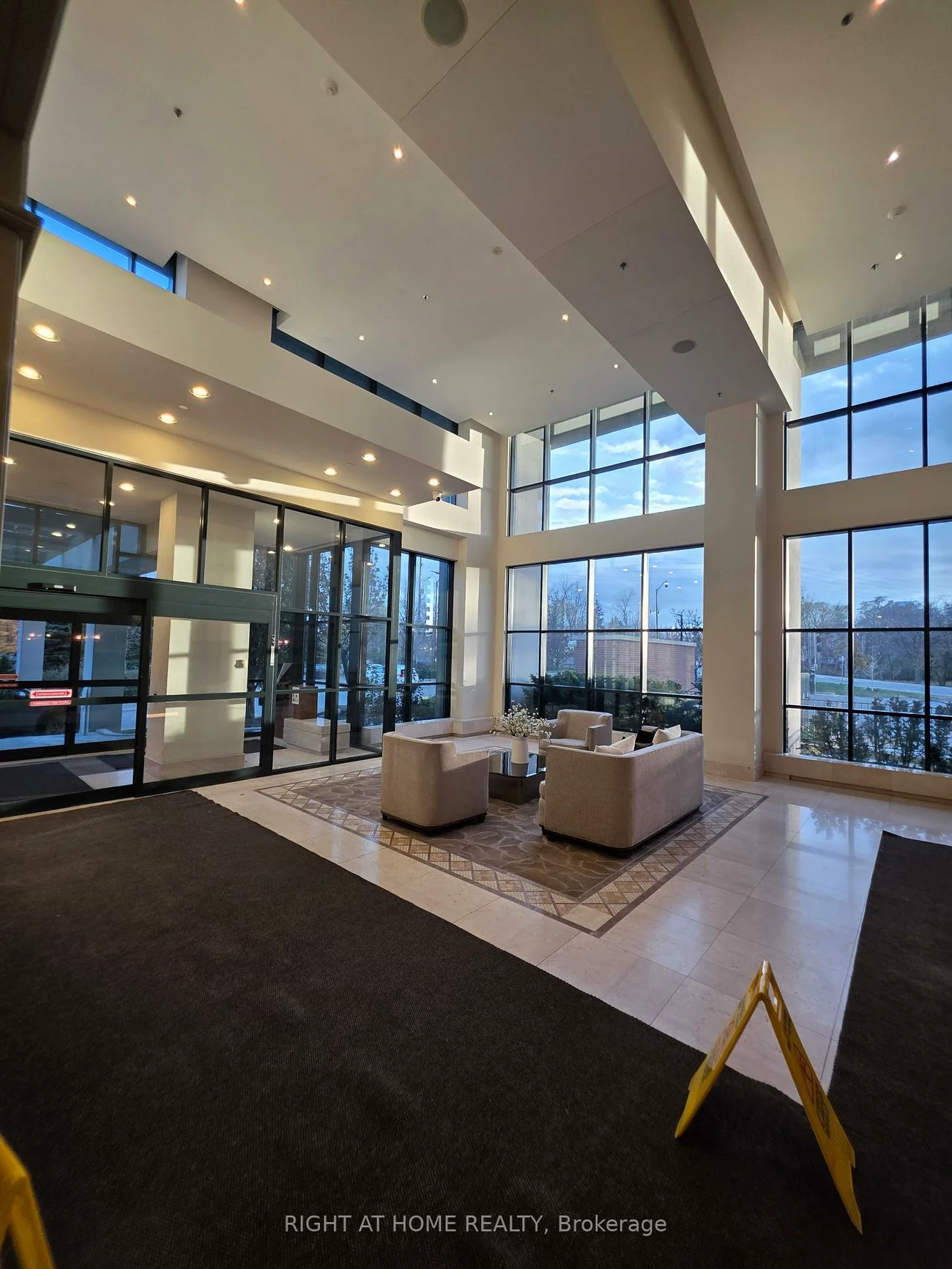 100, John, Downtown Brampton, Brampton