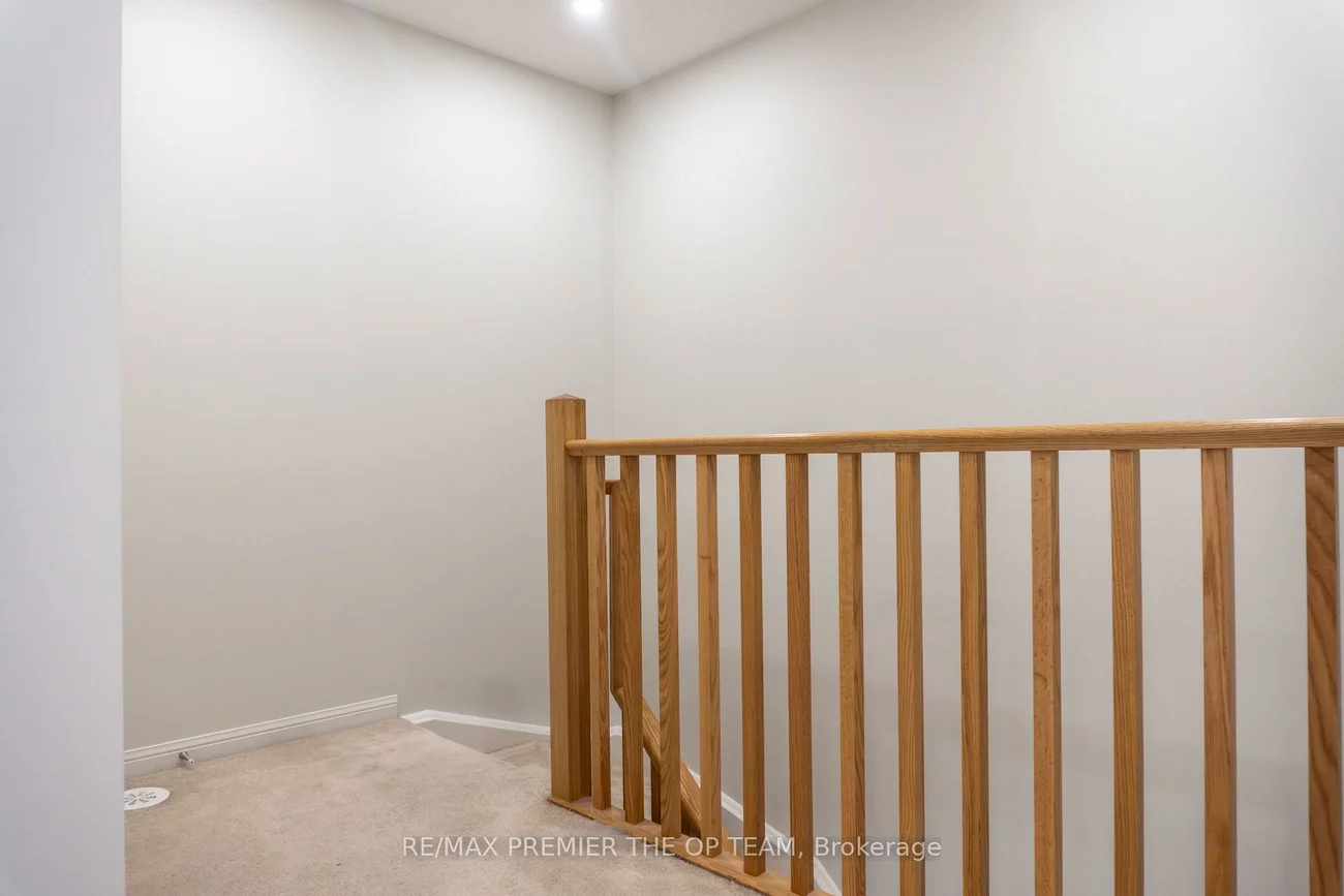 250, Sunny Meadow, Sandringham-Wellington, Brampton