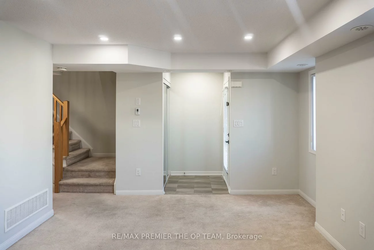 250, Sunny Meadow, Sandringham-Wellington, Brampton