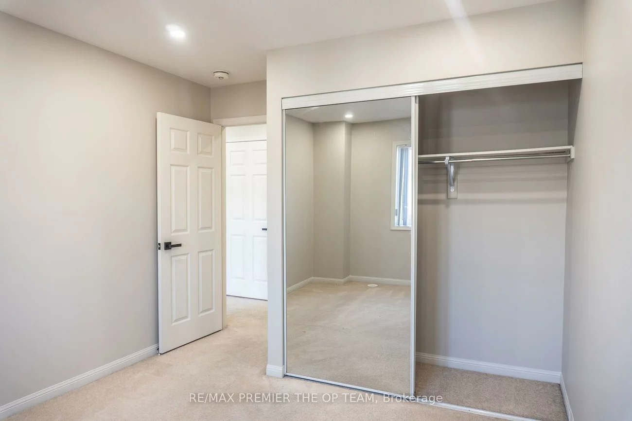 250, Sunny Meadow, Sandringham-Wellington, Brampton