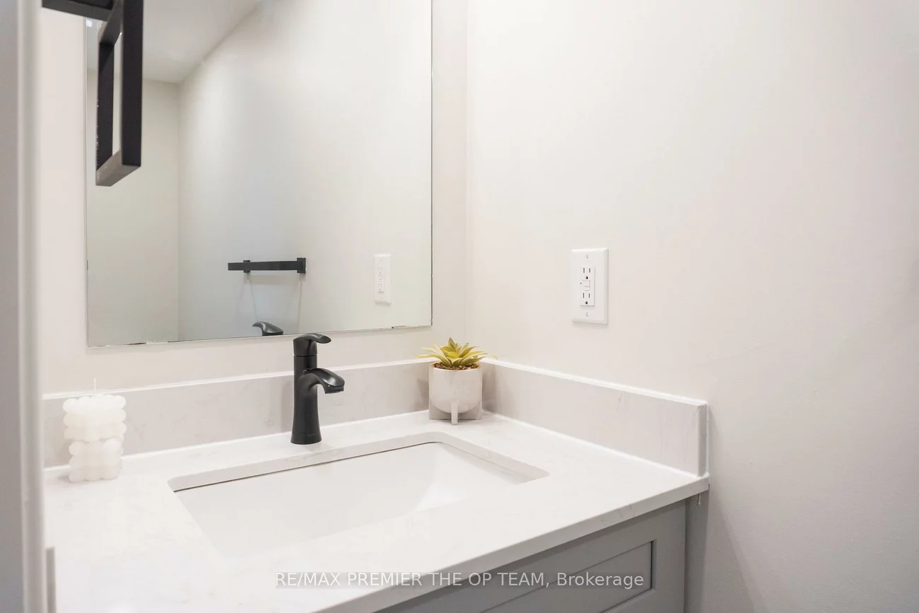 250, Sunny Meadow, Sandringham-Wellington, Brampton