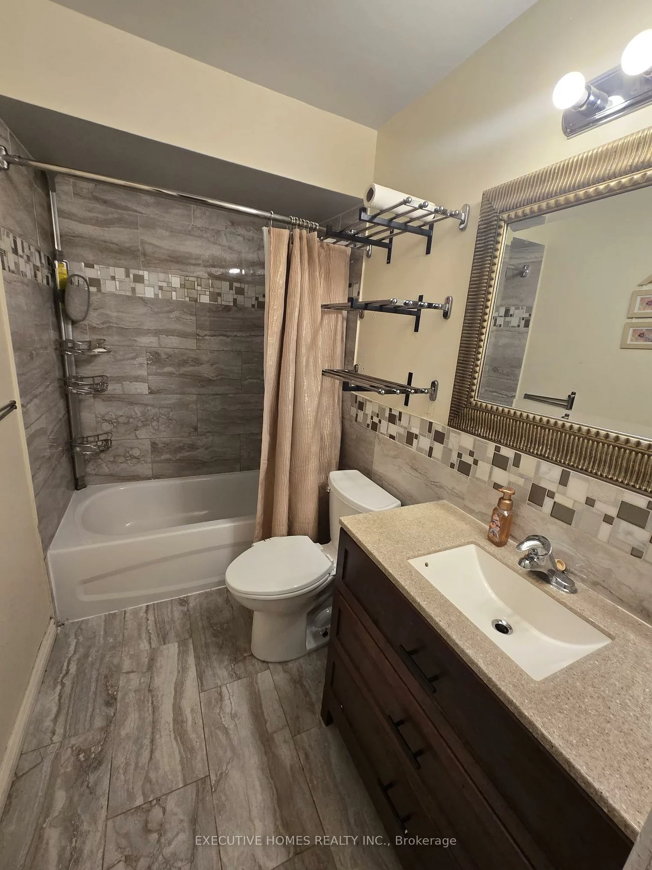 61, Collins, Brampton North, Brampton