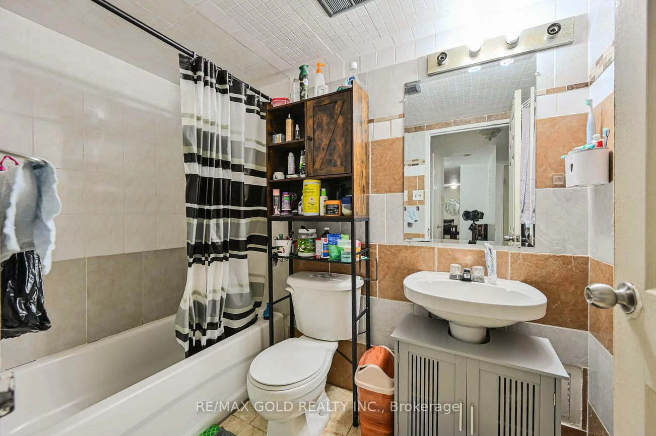 21, Knightsbridge, Queen Street Corridor, Brampton