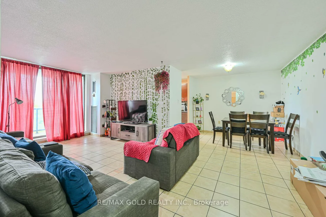 21, Knightsbridge, Queen Street Corridor, Brampton