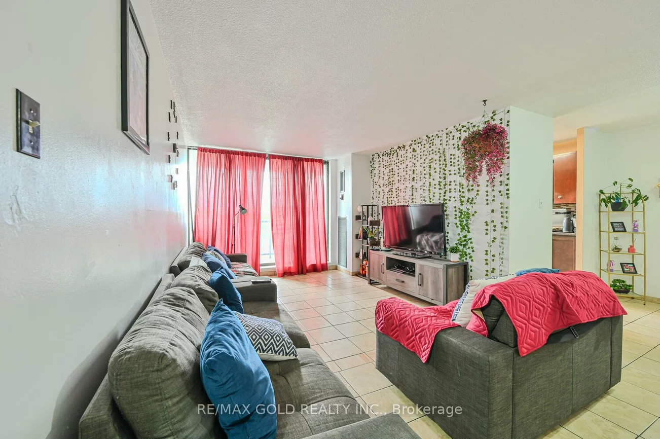 21, Knightsbridge, Queen Street Corridor, Brampton