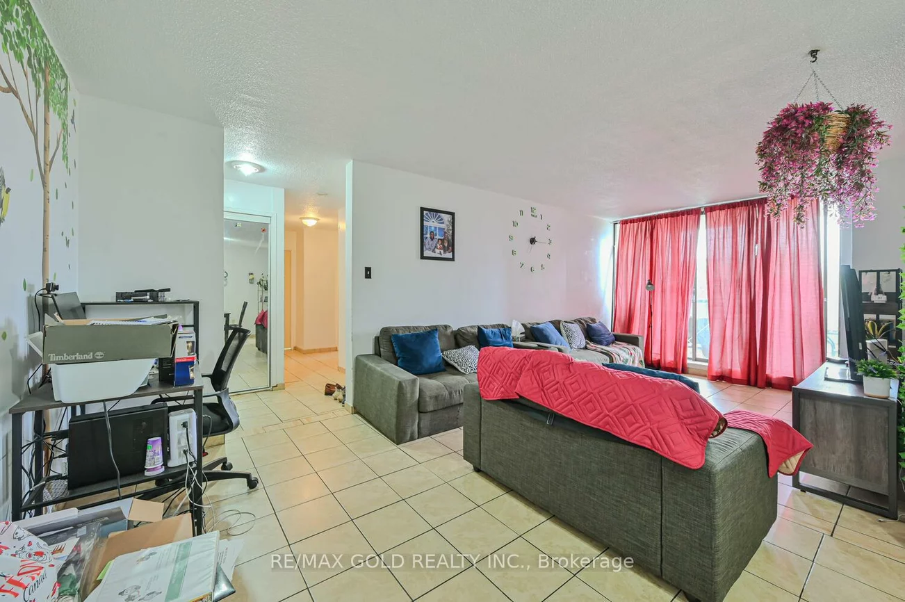 21, Knightsbridge, Queen Street Corridor, Brampton