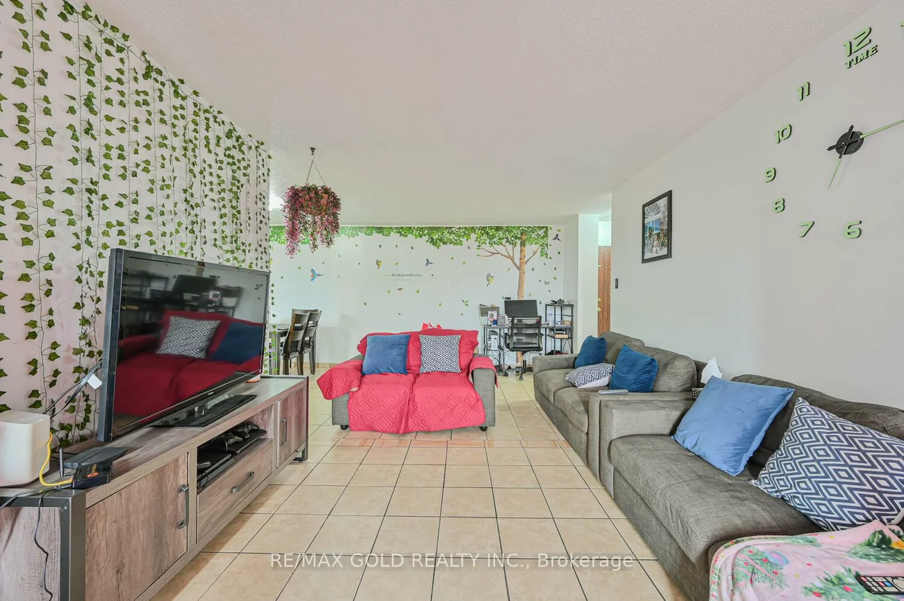 21, Knightsbridge, Queen Street Corridor, Brampton