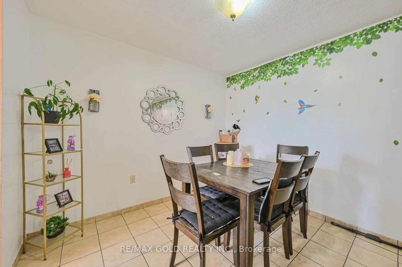 21, Knightsbridge, Queen Street Corridor, Brampton