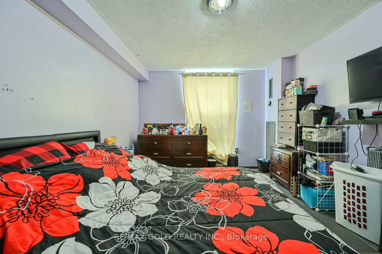 21, Knightsbridge, Queen Street Corridor, Brampton