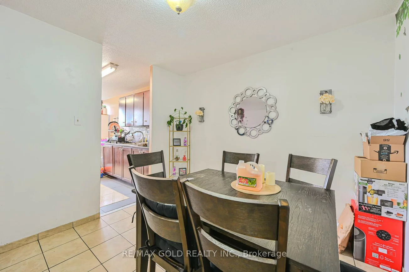 21, Knightsbridge, Queen Street Corridor, Brampton