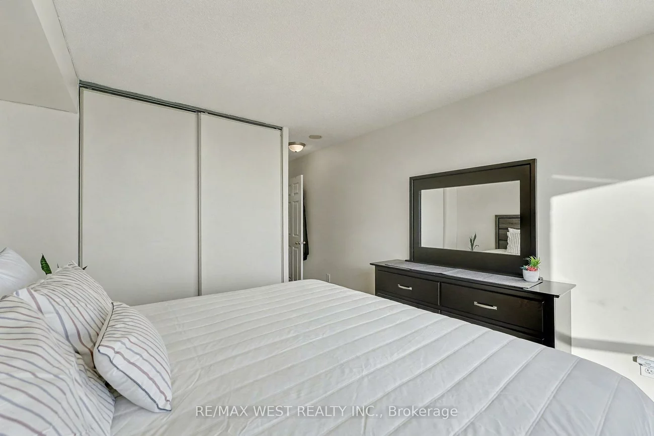 30, Malta, Fletcher's Creek South, Brampton