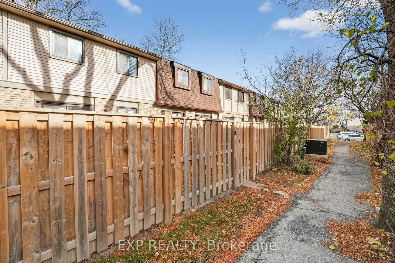 105, Hansen, Madoc, Brampton