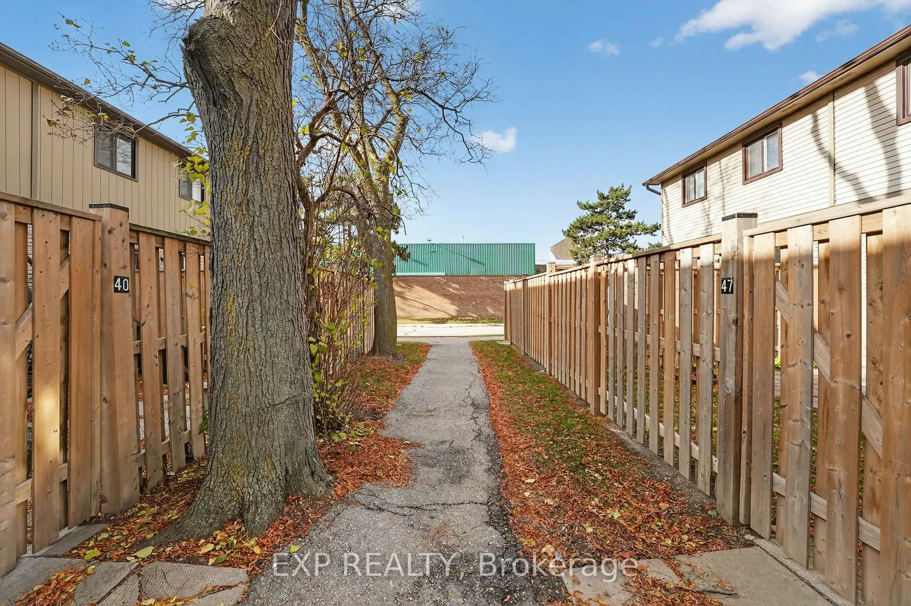 105, Hansen, Madoc, Brampton