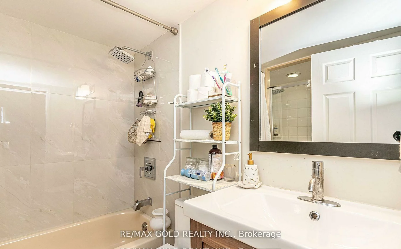 30, Malta, Fletcher's Creek South, Brampton