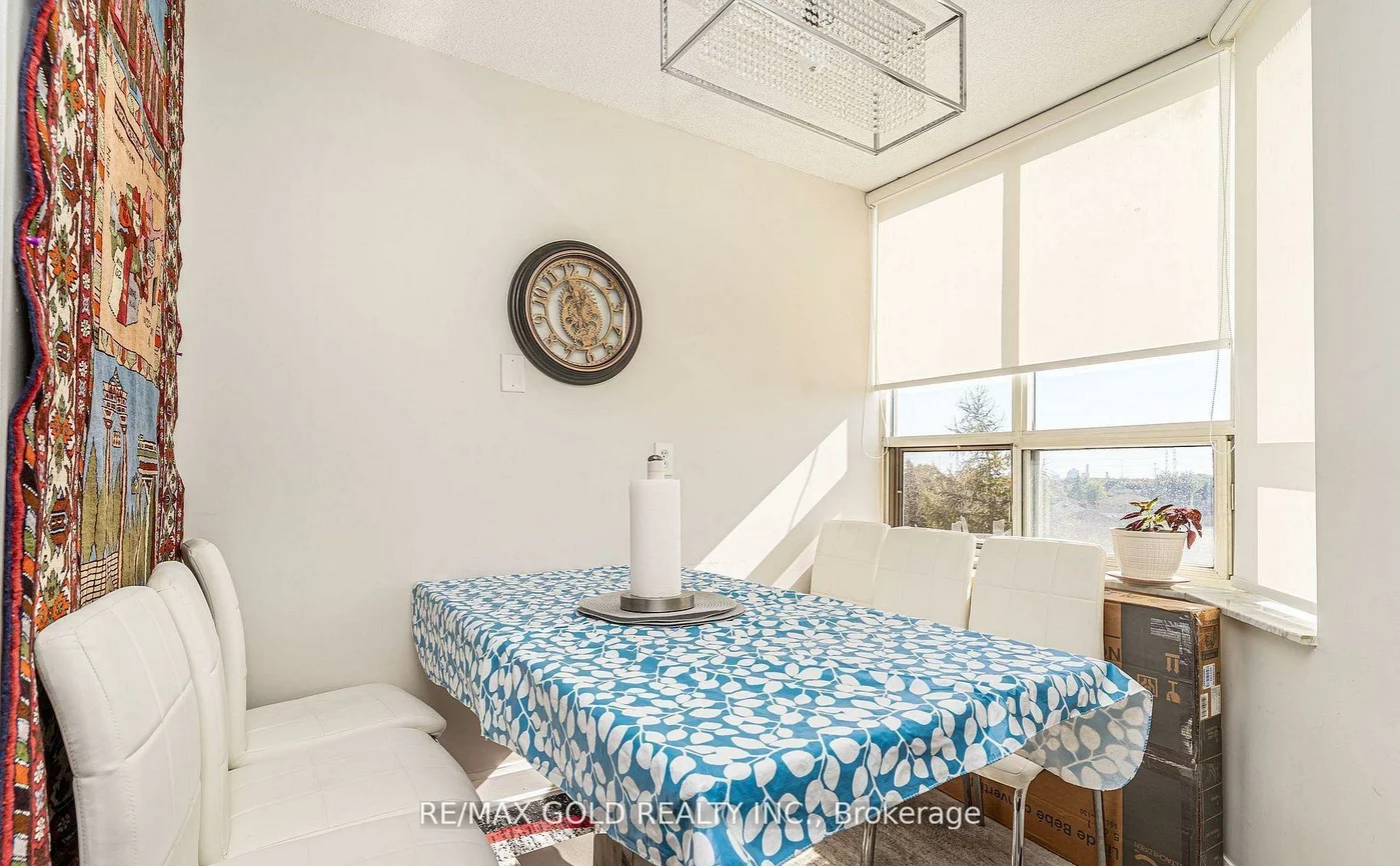 30, Malta, Fletcher's Creek South, Brampton