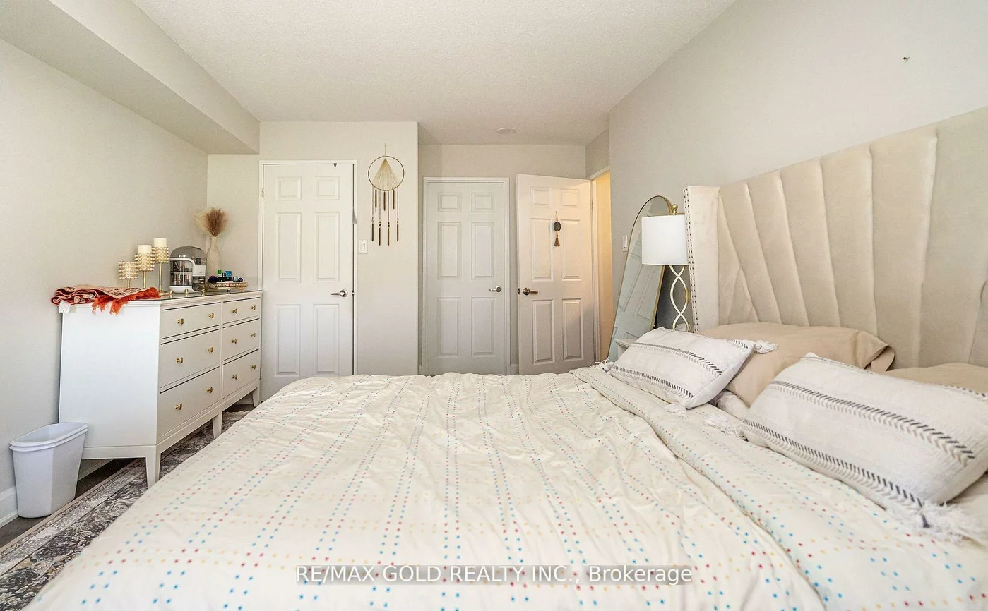 30, Malta, Fletcher's Creek South, Brampton