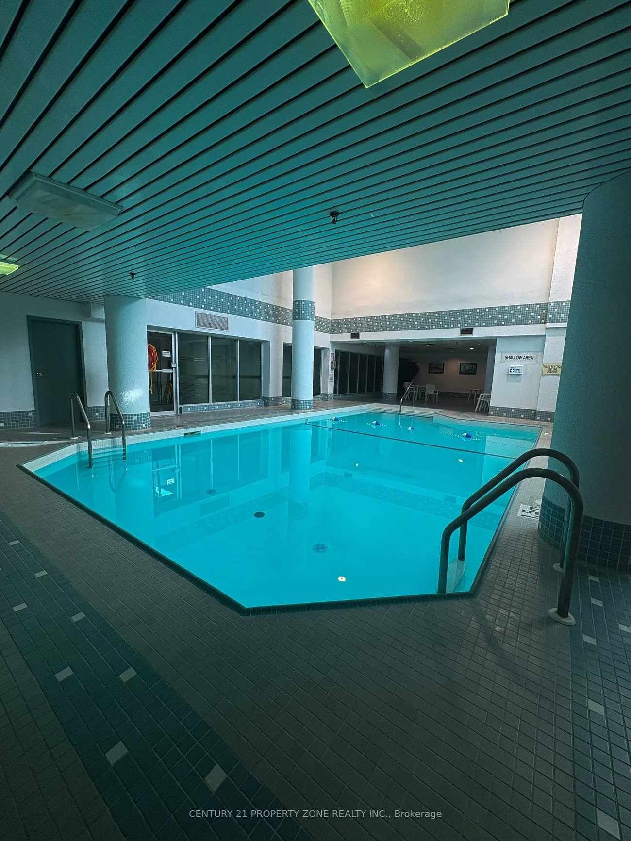 330, Mill, Brampton South, Brampton