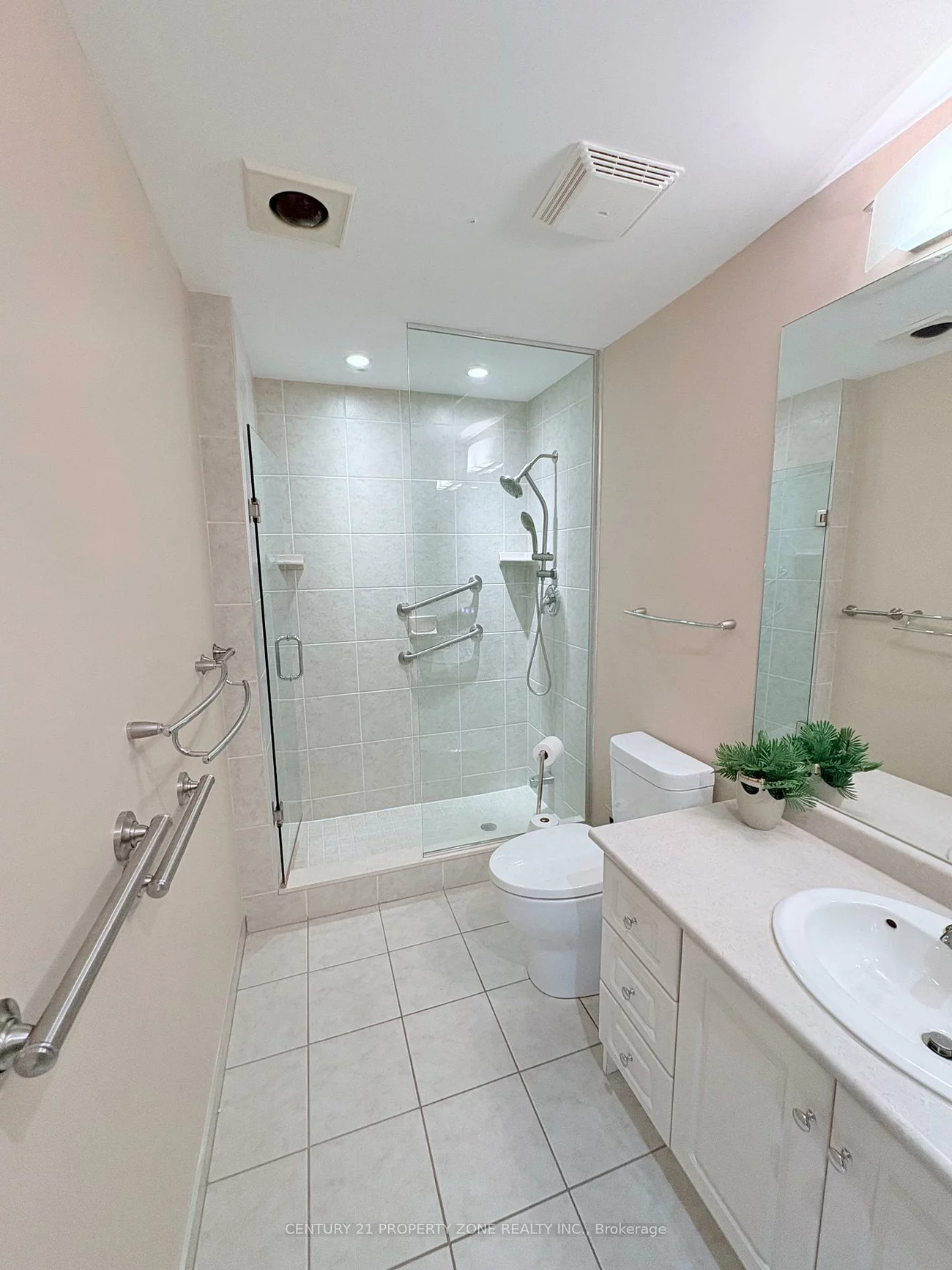 330, Mill, Brampton South, Brampton